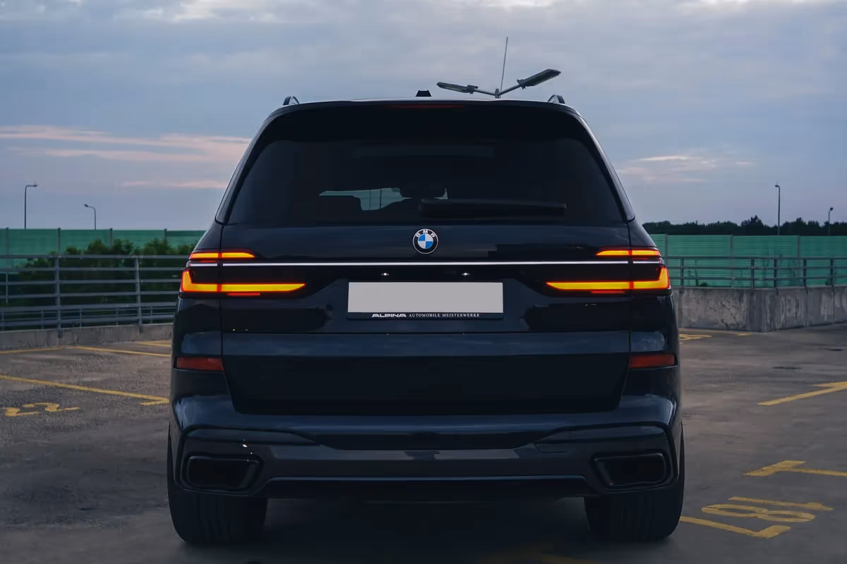 BMW X7 40i — koła, wynajem w Warszawie